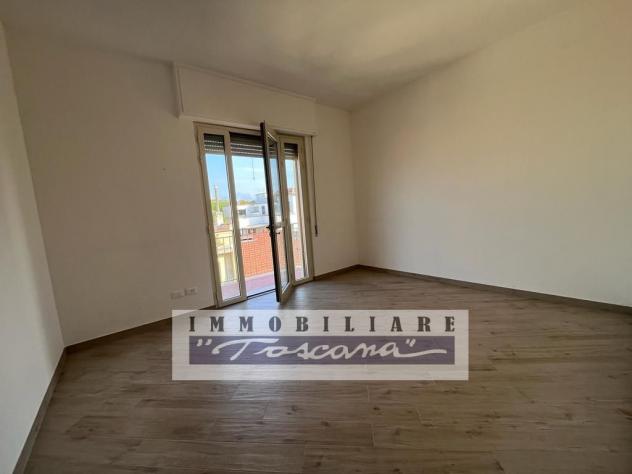 APPARTAMENTO di 6 vani e di 100 mq (VIAREGGIO) rif. A1005 - Foto 14