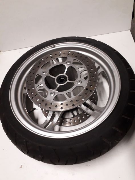 Suzuki Burgman 650 ruota anteriore