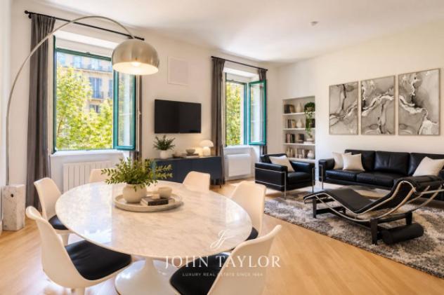 Appartamento di 120 m² con 5 locali in vendita a Milano
