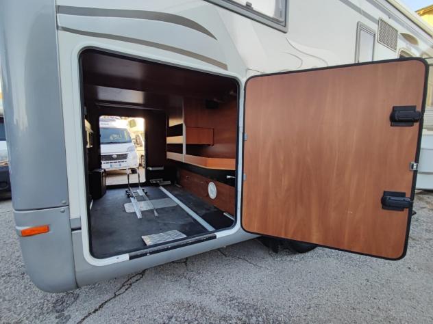 CAMPER LAIKA DUCATO SEMINTEGRALE LETTI GEMELLI GARAGE CLIMATIZZATORE GENERATORE WEBASTO SATELLITARE LITIO GENERALI USATI 575 - Foto 8