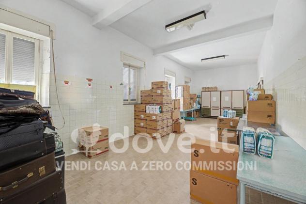 Palazzo / Stabile di 2800 m² con più di 5 locali in vendita a Leggiuno - Foto 18