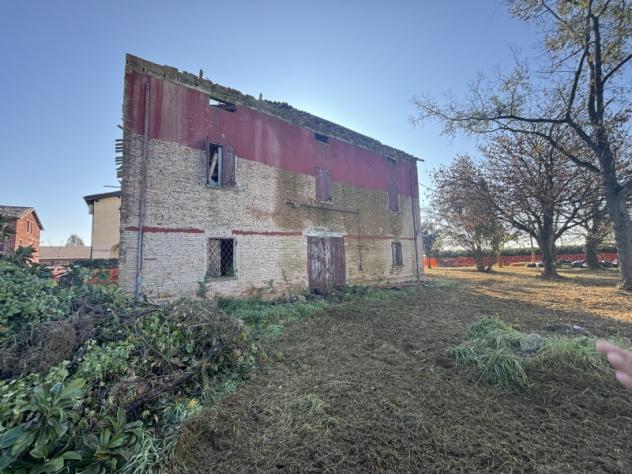 A466. LIMIDI. Casale di campagna con area cortiliva privata, con possibilità di realizzare fino a 3 unità abitative indipendenti. - Foto 6