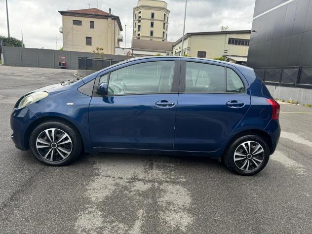 Toyota Yaris 1.3 5 porte - Foto 4