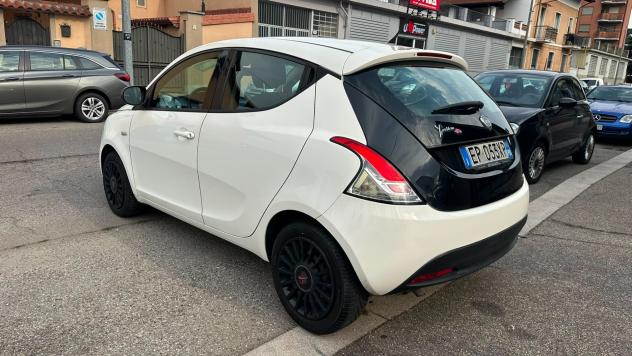 Lancia Ypsilon 1.2 69 CV 5 porte Platinum - Foto 2