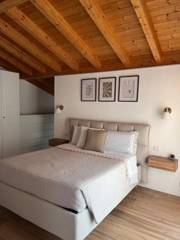 Attico con Piscina e Vista Lago - Foto 2