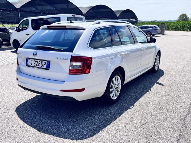 Škoda Octavia 1.6 TDI CR 110cv Executive SW - Foto 3