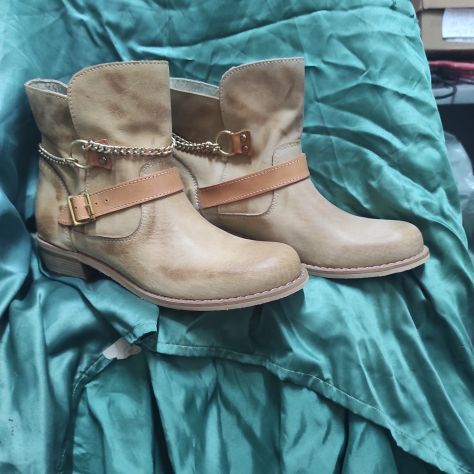 Scarpe Tronchetti Stivaletti donna in vera pelle