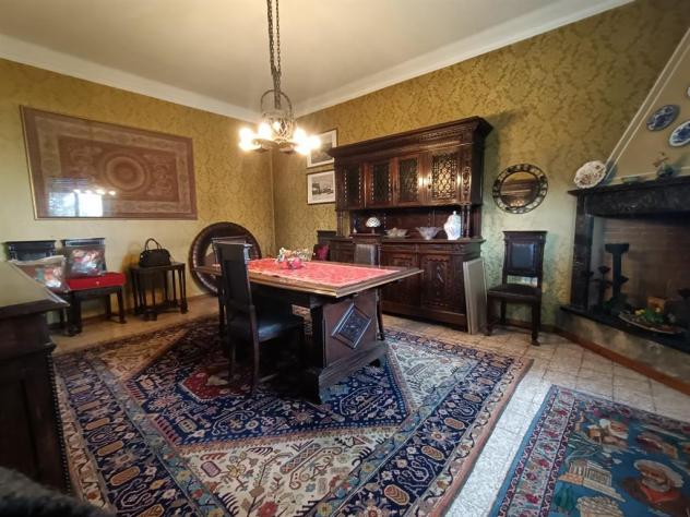 VILLA Indipendente da ristrutturare con Ben Oltre 1000 mq. di Giardino