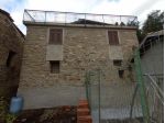 VENDESI A REZZO GRANDE CASA INDIPENDENTE BIFAMILIARE, CON TERRAZZA,  CON GI &hellip;