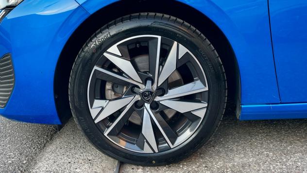 PEUGEOT 308 1.5 BLUEHDI ALLURE PACK 131CV - FULL LED, VIRTUAL COCKPIT, NEOPATENTATI - Foto 5