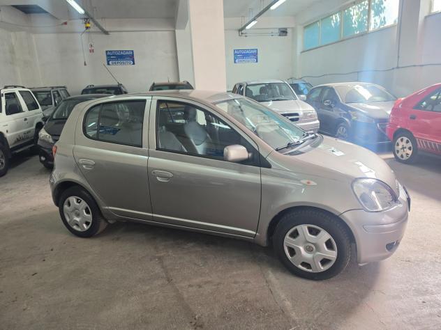Toyota Yaris 1.0i 16V cat 5 porte - Foto 5