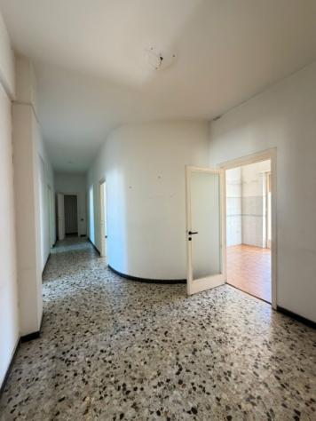 VENEZIA : MQ. 120 CON VISTA CARATTERISTICA SUI CANALI - Foto 3