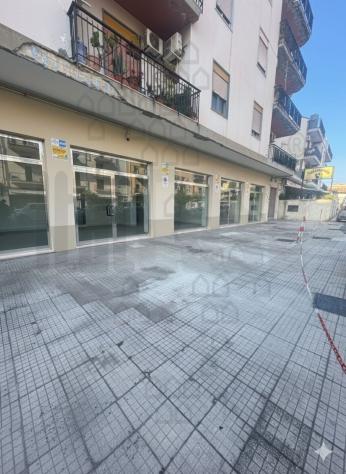 NEGOZIO di 3 vani e di 600 mq (MESSINA) rif. 3VS18052