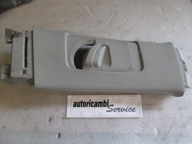 73023-02030A RIVESTIMENTO MONTANTE CENTRALE SUPERIORE LATO DESTRO TOYOTA AURIS 2.0 D 93KW 6M 5P (2007) RICAMBIO USATO
