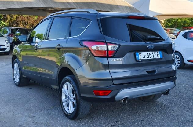 Ford Kuga 1.5 TDCI 120 CV S&S 2WD ST-Line Business - Foto 6