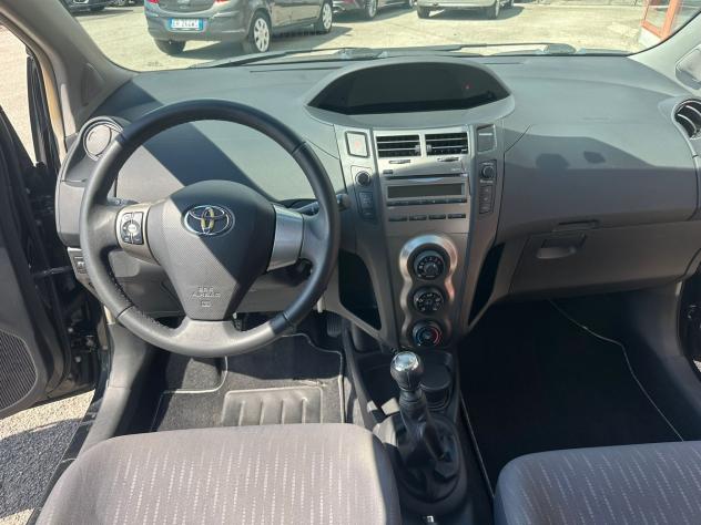 Toyota Yaris 1.3 5 porte Sol - Foto 3