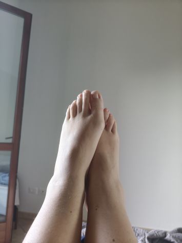 Contenuti esclusivi 💋 foto piedi e altro