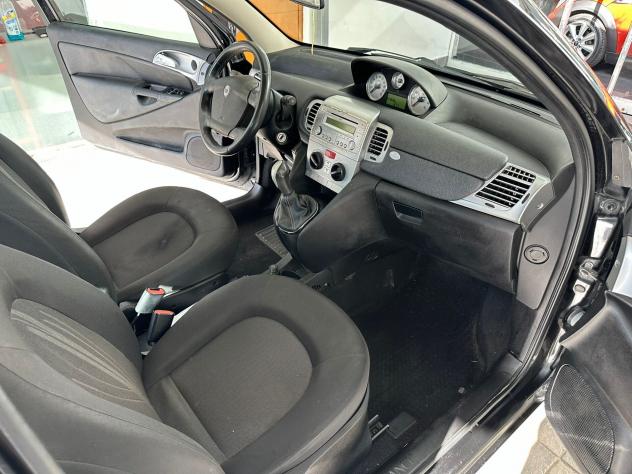 Lancia Ypsilon 1.3 MJT 75 CV Unyca - Foto 8