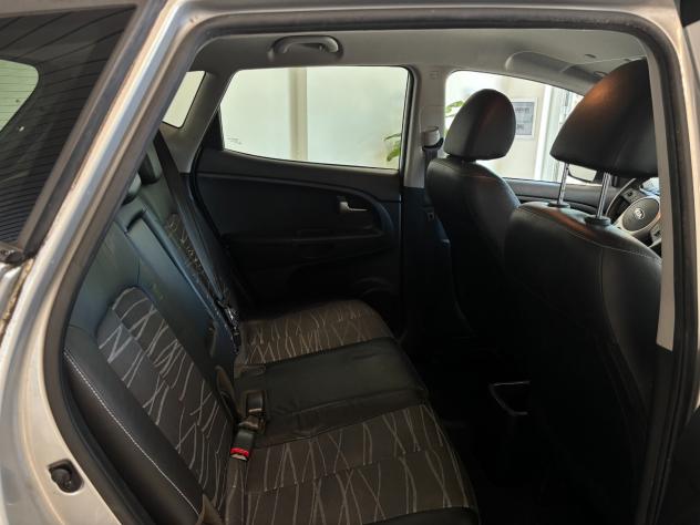Kia Venga 1.4 CVVT Cool - Foto 8