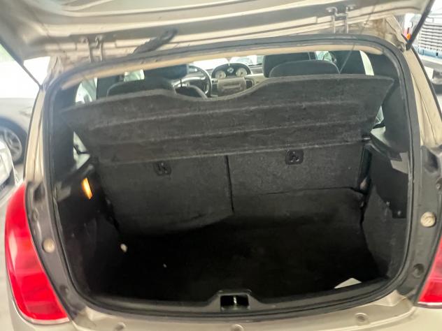 Lancia Ypsilon 1.4 16V Argento - Foto 8