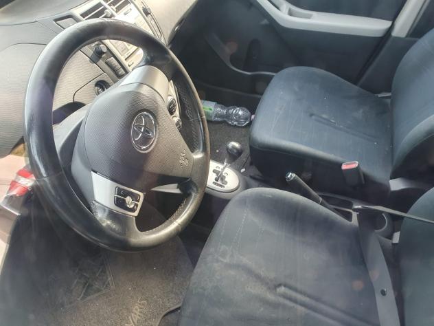 Toyota Yaris 1.4 D-4D 5 porte cambio automatico OK NEOPATENTATI - Foto 4