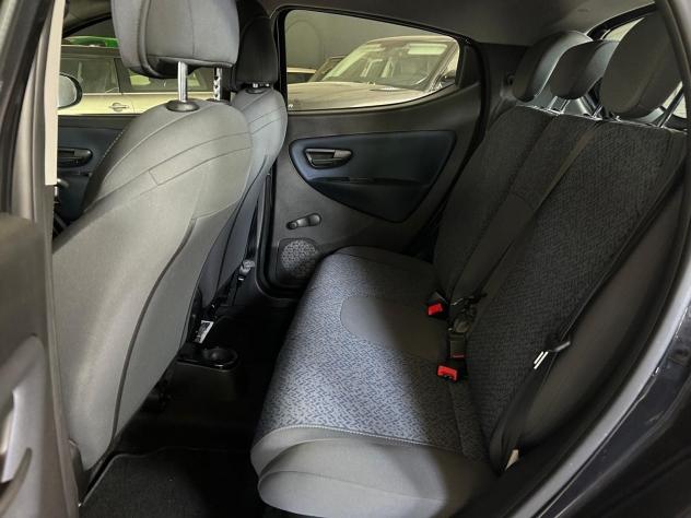 Lancia Ypsilon 1.0 FireFly 70cv Hybrid - Foto 9