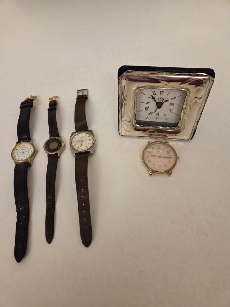 Orologi in Stock da polso uomo/donna, tutti anni '70/'80 + sveglia argentata.