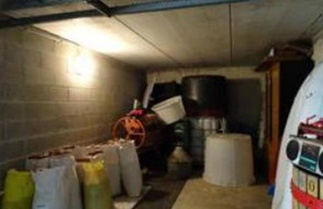 Immobile in asta di 19 m², box auto in vendita a Camparada - Foto 6