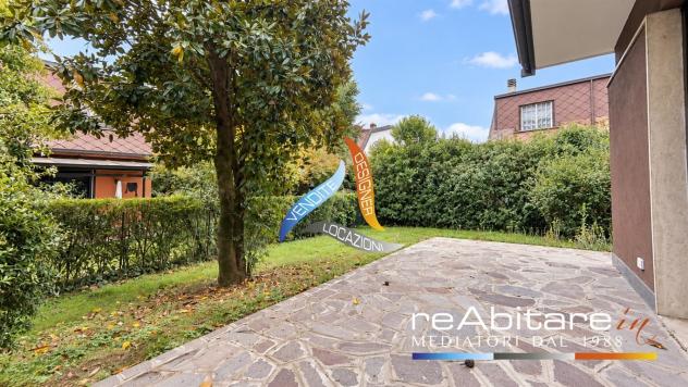 ELEGANTE VILLA SINGOLA CON GIARDINO PRIVATO E BOX – RESIDENCE ARESE 4 - Foto 19