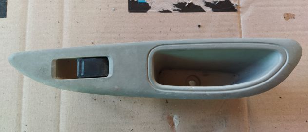 RICAMBIO -ALZAVETRO POST. DEX.  NISSAN PRIMERA SW.