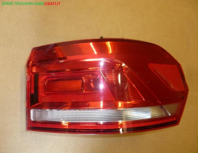 FANALE POST. PARTE EST. D. VALEO  Parti elettriche  Fanaleria  Fanali  Fanale post. sx. VOLKSWAGEN - TOURAN - 01-08-2015 -