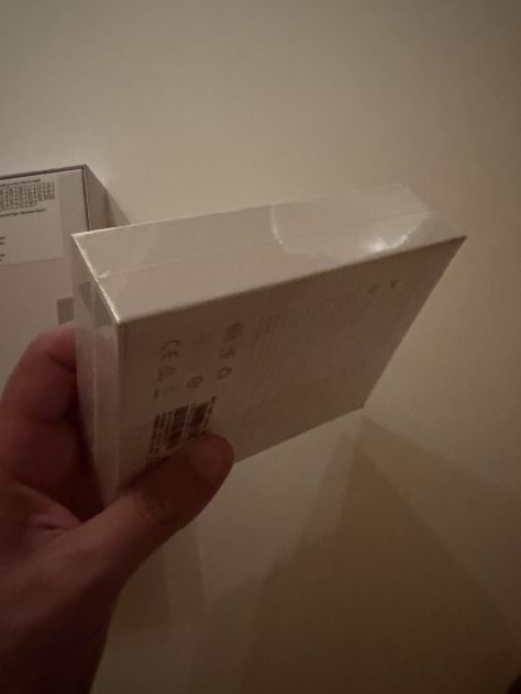 Telefono nuovo mai usato (sigillato) e auricolari - Foto 4