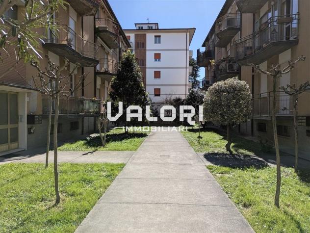 APPARTAMENTO RISTRUTTURATO - ULTIMO PIANO CON CANTINA E GARAGE - Foto 2