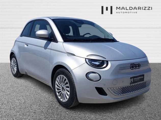 FIAT 500 LA NUOVA E 500e Berlina 500e - 320 Berlina + Pack Tech (Configurazione Non Ordinabil