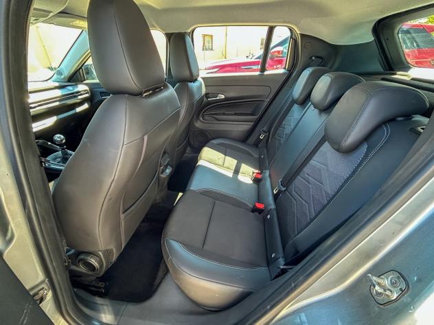 Jeep Avenger 1.2 Turbo 100 CV Altitude - Foto 6