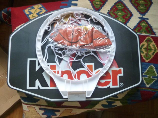 vendo kit minicestista Kinder canestro + palloncino per bimbi originale nuovo