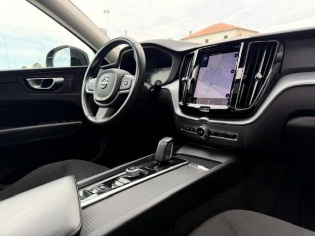 VOLVO XC60 B4 (d)Geartronic Momentum Pro/TETTO APRIBILE rif. 23983100 - Foto 10
