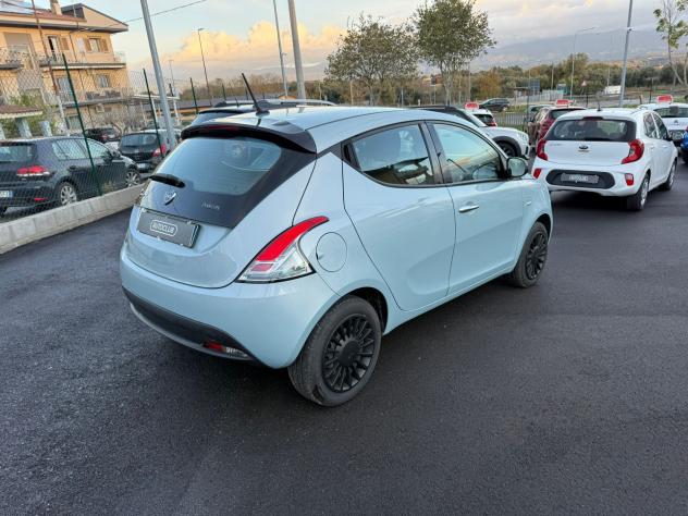 Lancia Ypsilon 1.0 FireFly 5 porte S&S Hybrid Alberta Ferretti - Foto 2