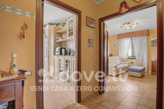 Appartamento di 90 m² con 3 locali e box auto in vendita a Caravate - Foto 11