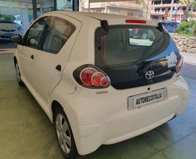 Toyota Aygo 5 porte 1.0 BENZ - 2012 - KM. 134.000 - Foto 6