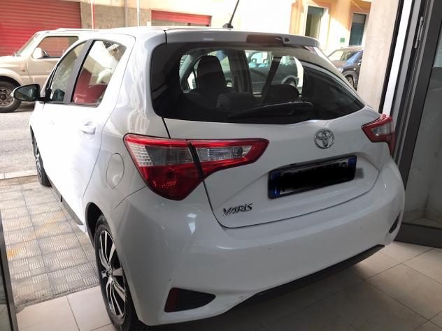 Toyota Yaris 1.4 D-4D 5 porte Lounge - Foto 6