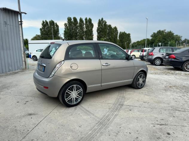 Lancia Ypsilon 1.3 MJT 90 CV Oro Giallo - Foto 5