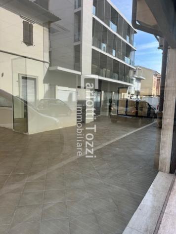 FONDO COMMERCIALE di 1 vani e di 150 mq (GROSSETO) rif. 03730 - Foto 3