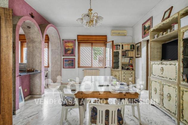 Casa indipendente di 200 m² con più di 5 locali in vendita a Leporano - Foto 2