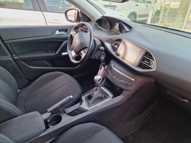 Peugeot 308 BlueHDi 130 S&S SW 2018 - Foto 6