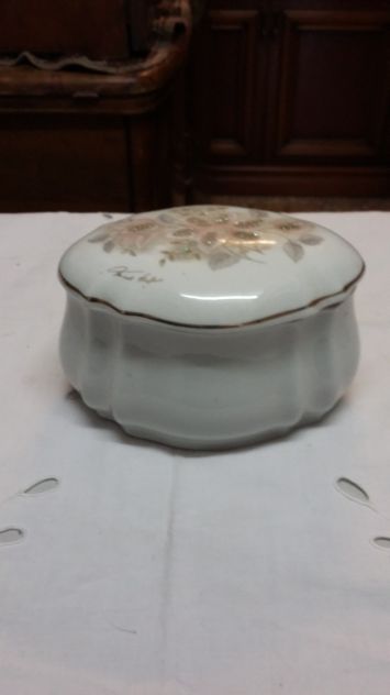 Graziosissimo portagioie DE LIMOGES - Vintage