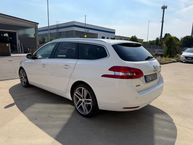 Peugeot 308 BlueHDi 120 S&S EAT6 SW Allure - Foto 4