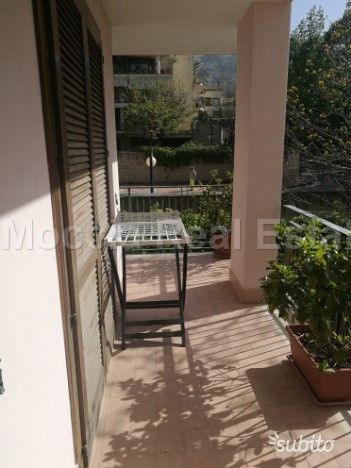 MOCCIA BILOCALE ARREDATO CON BOX IN PARCO CON PISCINA (DEG) - Foto 4