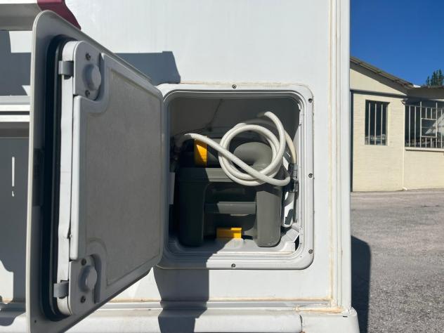 CAMPER CHAUSSON DUCATO MANSARDATO LETTI CASTELLO 6 POSTI GENERALI USATO - Foto 5