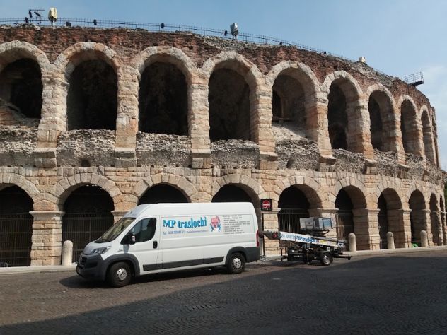 NOLEGGIO SCALA MONTACARICHI ANCHE PER MOBILIFICI - Foto 2